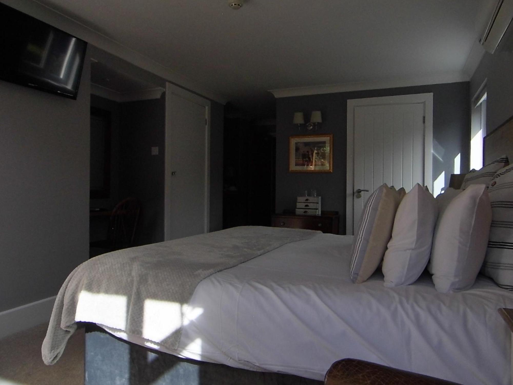 The Mill At Glynhir Bed & Breakfast แอมมันฟอร์ด ภายนอก รูปภาพ