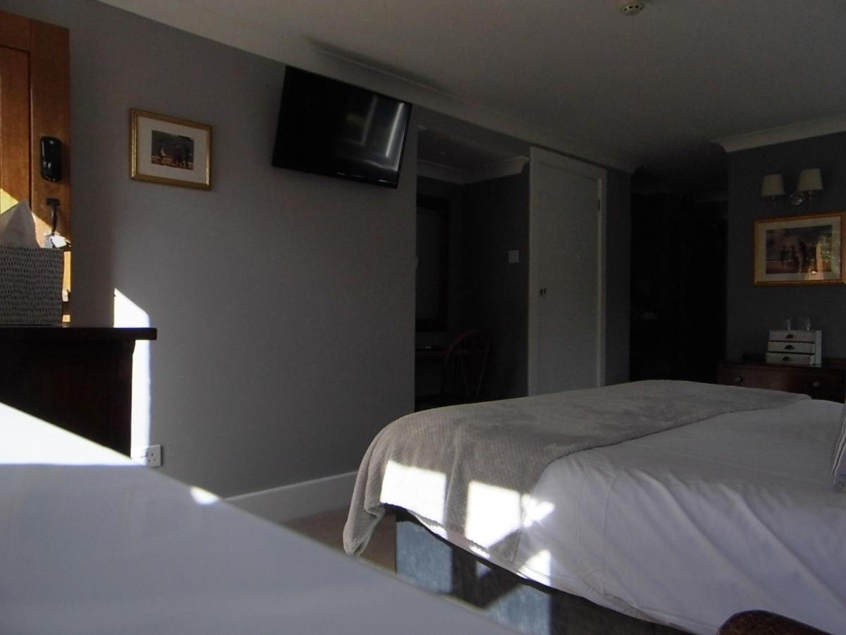 The Mill At Glynhir Bed & Breakfast แอมมันฟอร์ด ภายนอก รูปภาพ