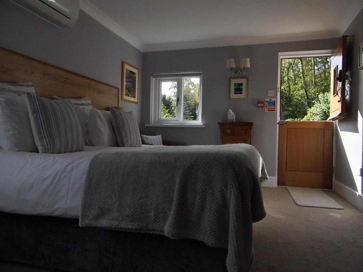 The Mill At Glynhir Bed & Breakfast แอมมันฟอร์ด ภายนอก รูปภาพ
