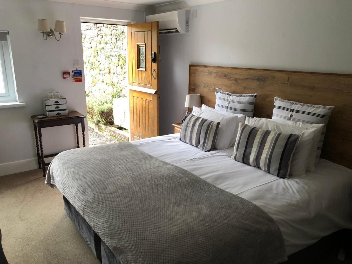 The Mill At Glynhir Bed & Breakfast แอมมันฟอร์ด ภายนอก รูปภาพ