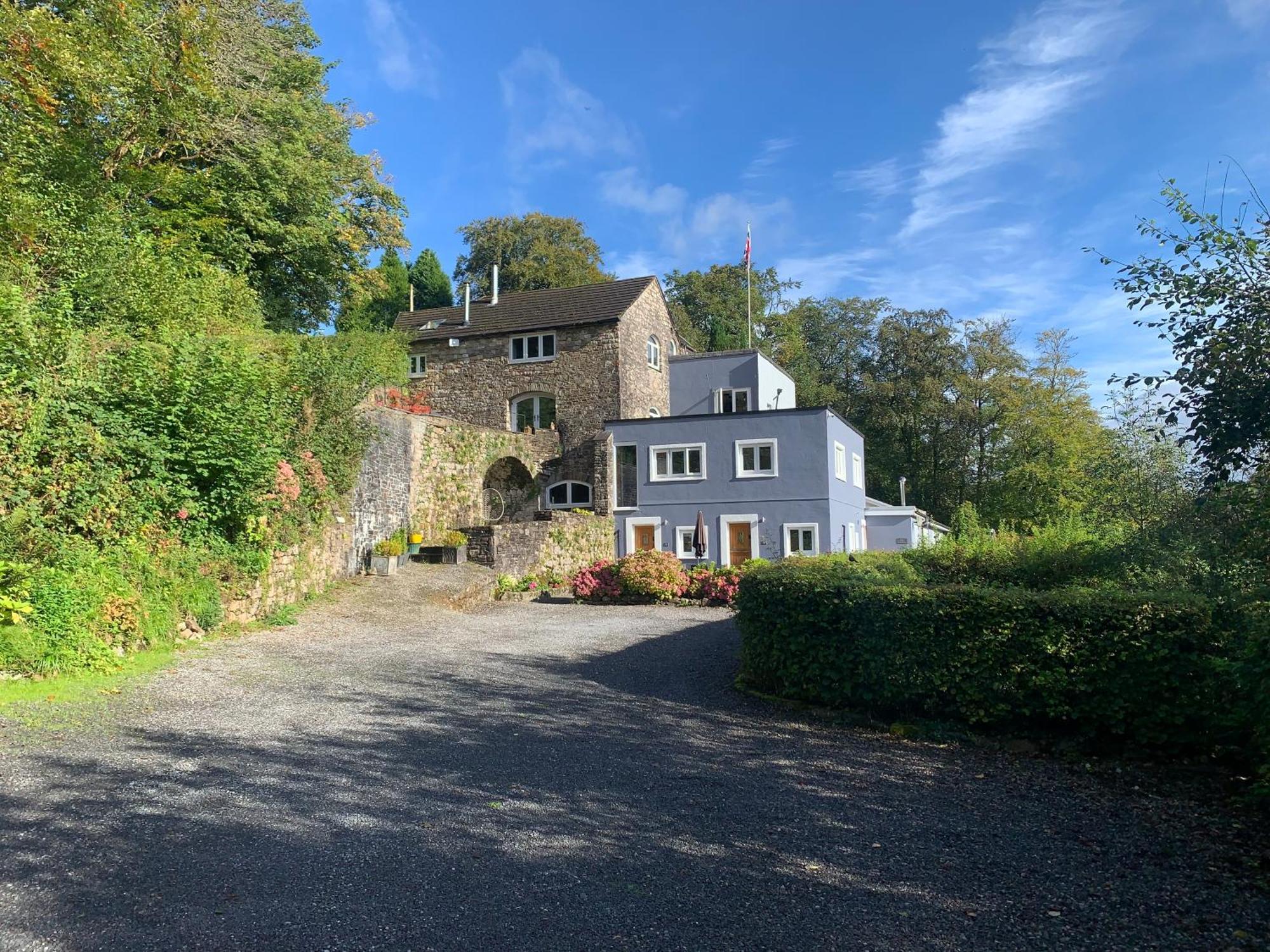 The Mill At Glynhir Bed & Breakfast แอมมันฟอร์ด ภายนอก รูปภาพ